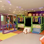 Primasol Hane Family 4* シダ