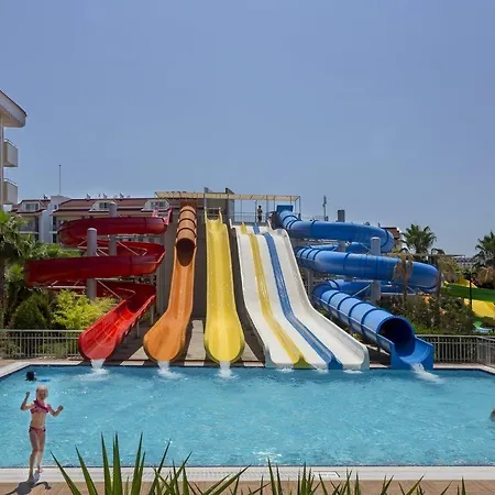 Hotel Primasol Hane Family Side