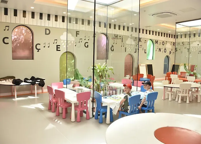 Hotel Primasol Hane Family Side